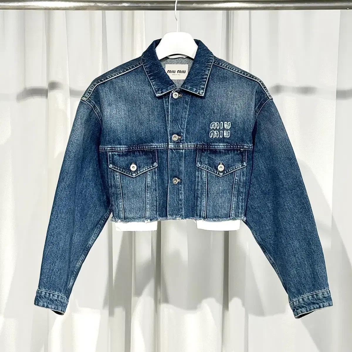 40] Miu Miu レディースクロップドウォッシュダメージデニムジーンズ